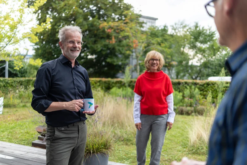 Nicole und Roland draußen