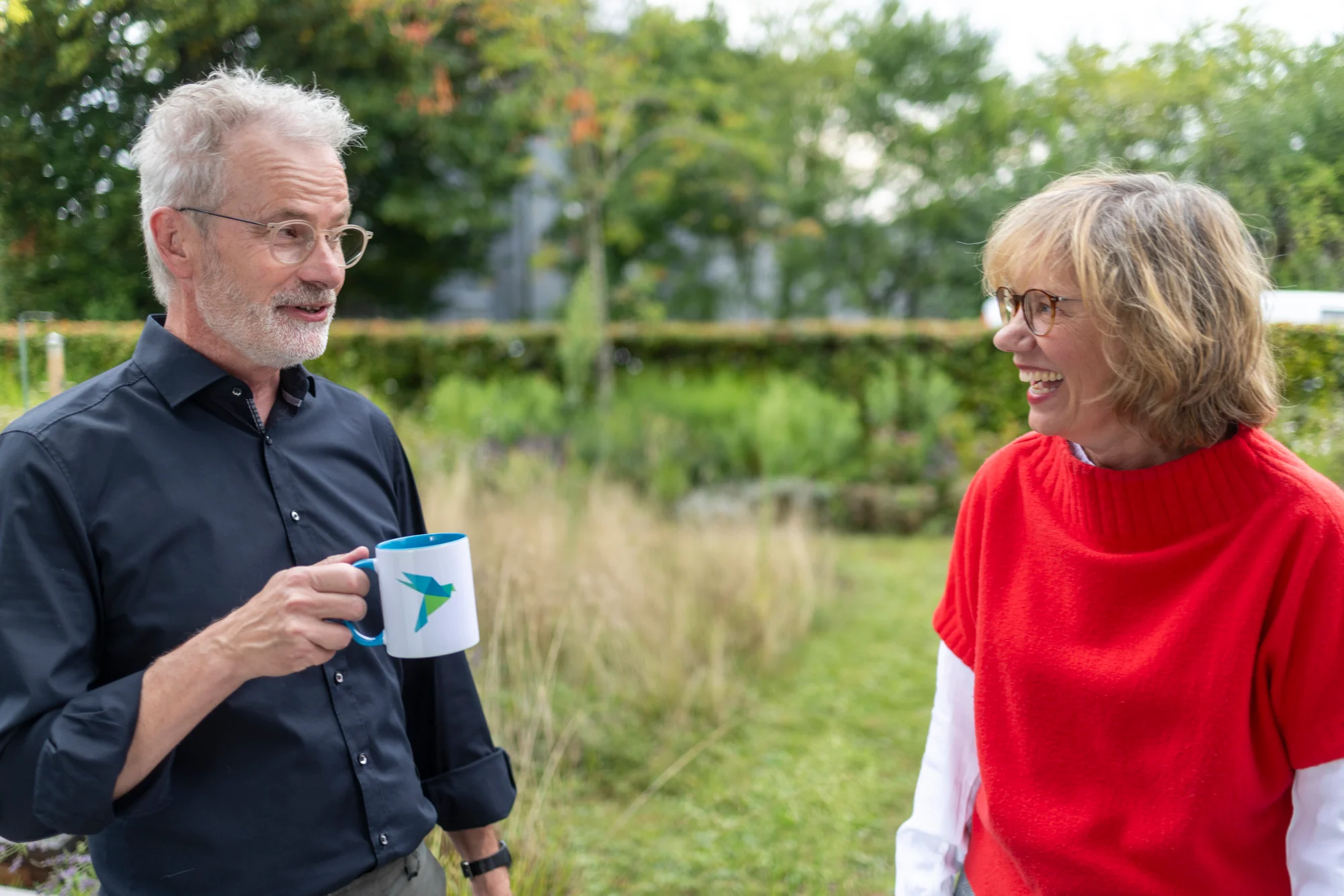 Roland Niemer und Nicole Werner schauen einander an